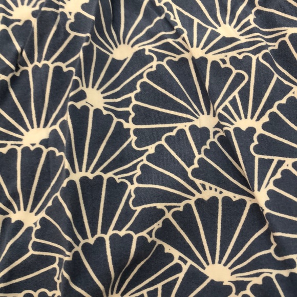 Blue flowy short shorts. - Picture 3 of 4